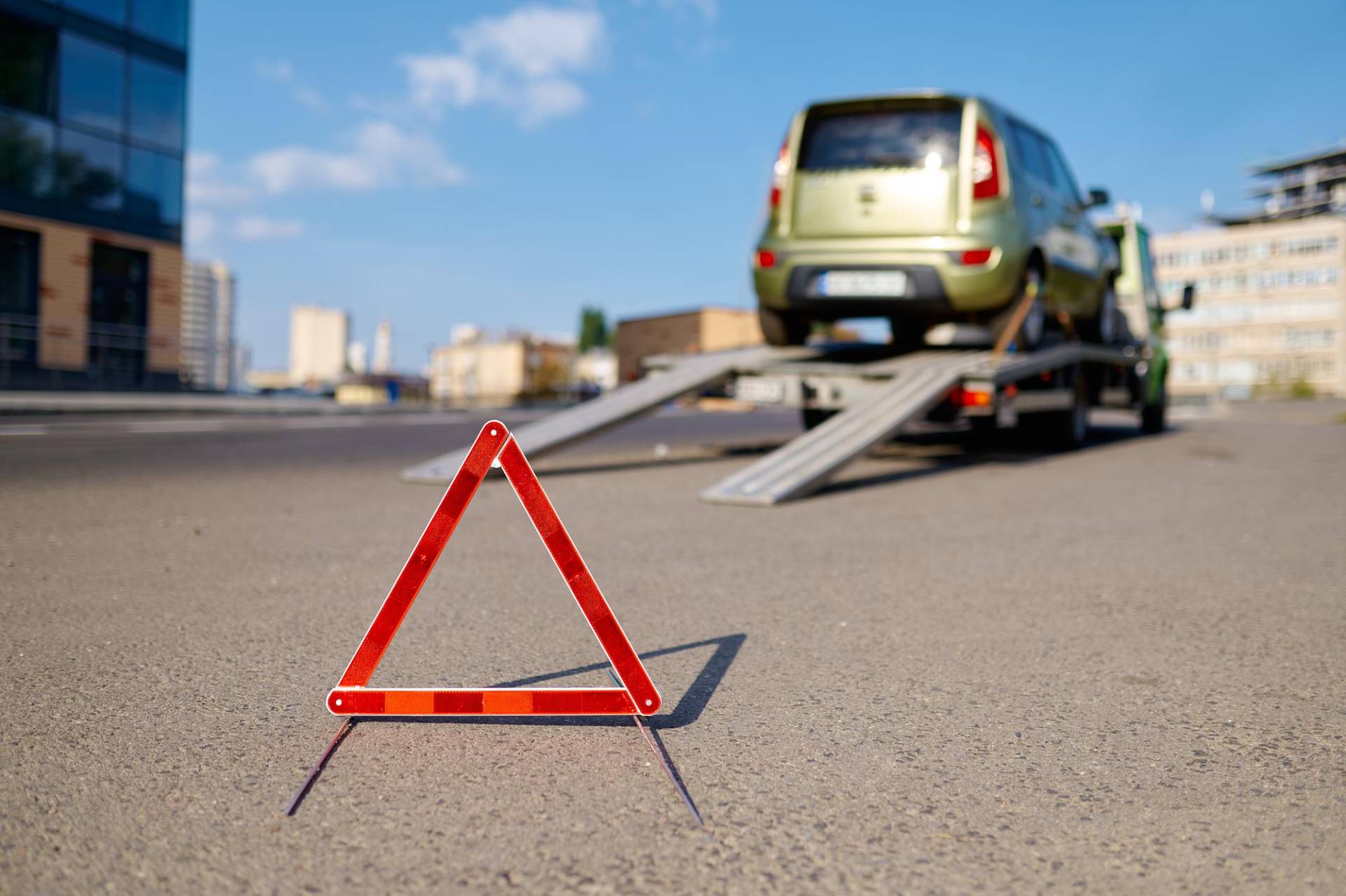 Tractări Auto Brașov Non-Stop | Platformă Auto & Asistență Rutieră – TRIM Brașov | Tractări auto rapide și sigure în Brașov, disponibile 24/7. Platformă auto modernă, intervenții de urgență, transport mașini, motociclete, utilaje și marfă. Prețuri corecte, fără costuri ascunse!